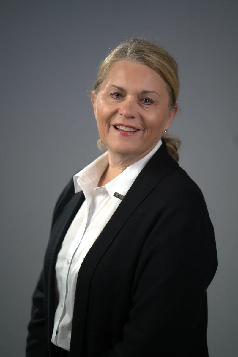 Mona Pederson, Relationship Management